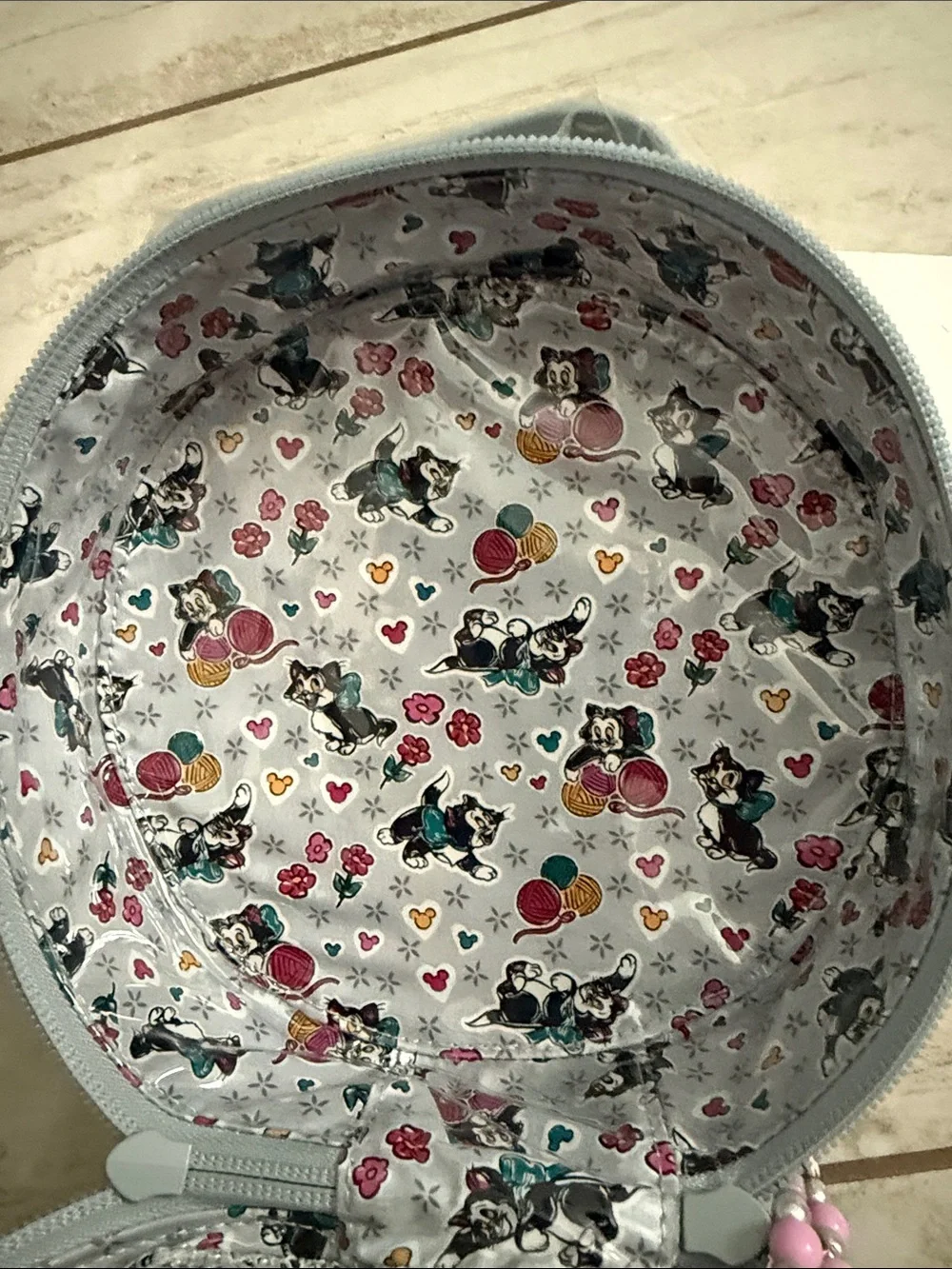 Vera Bradley cosmetic Grey Paisley Mickey, Minnie & Pluto Round Case